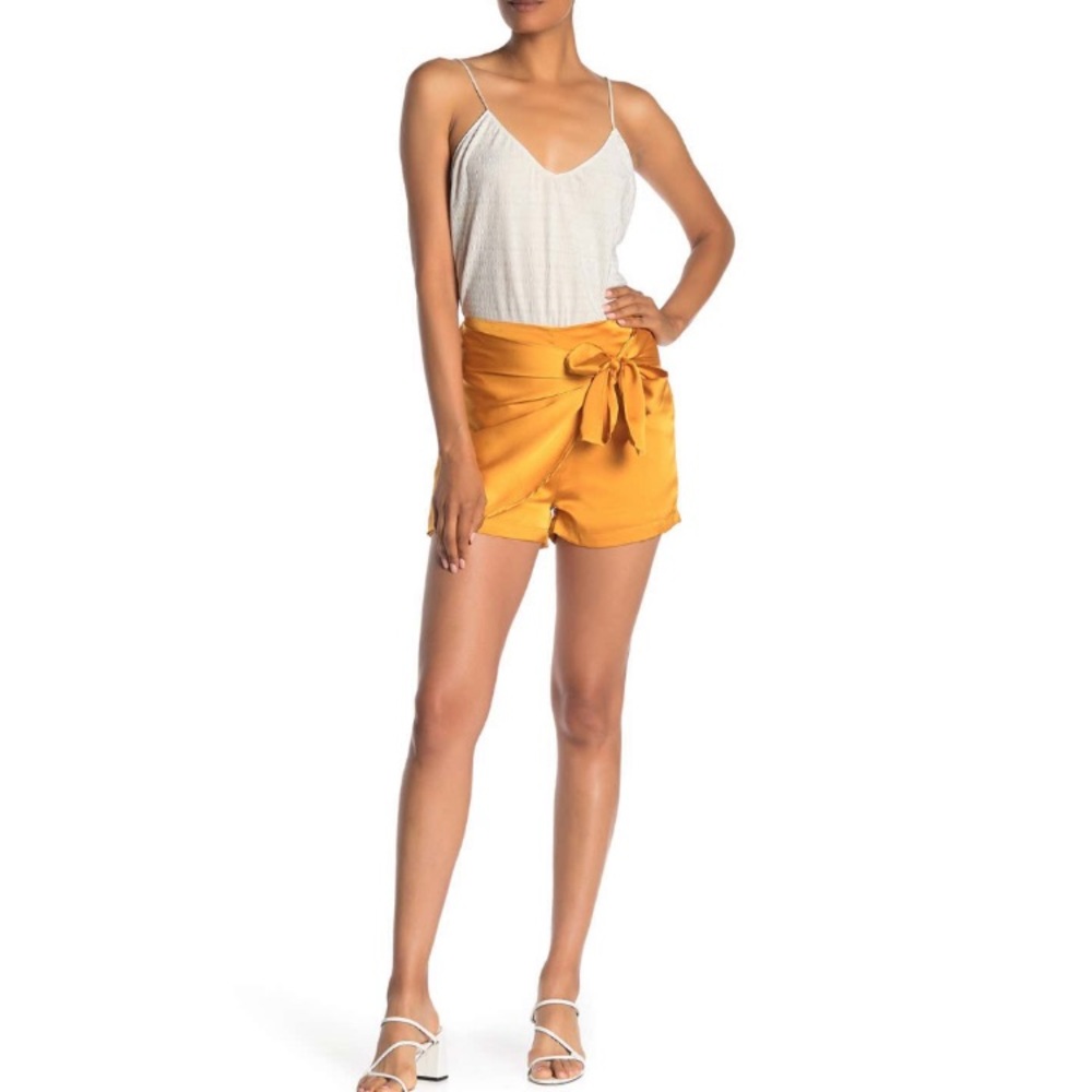 NWT NSR™️ gold tie-waist Shorts.